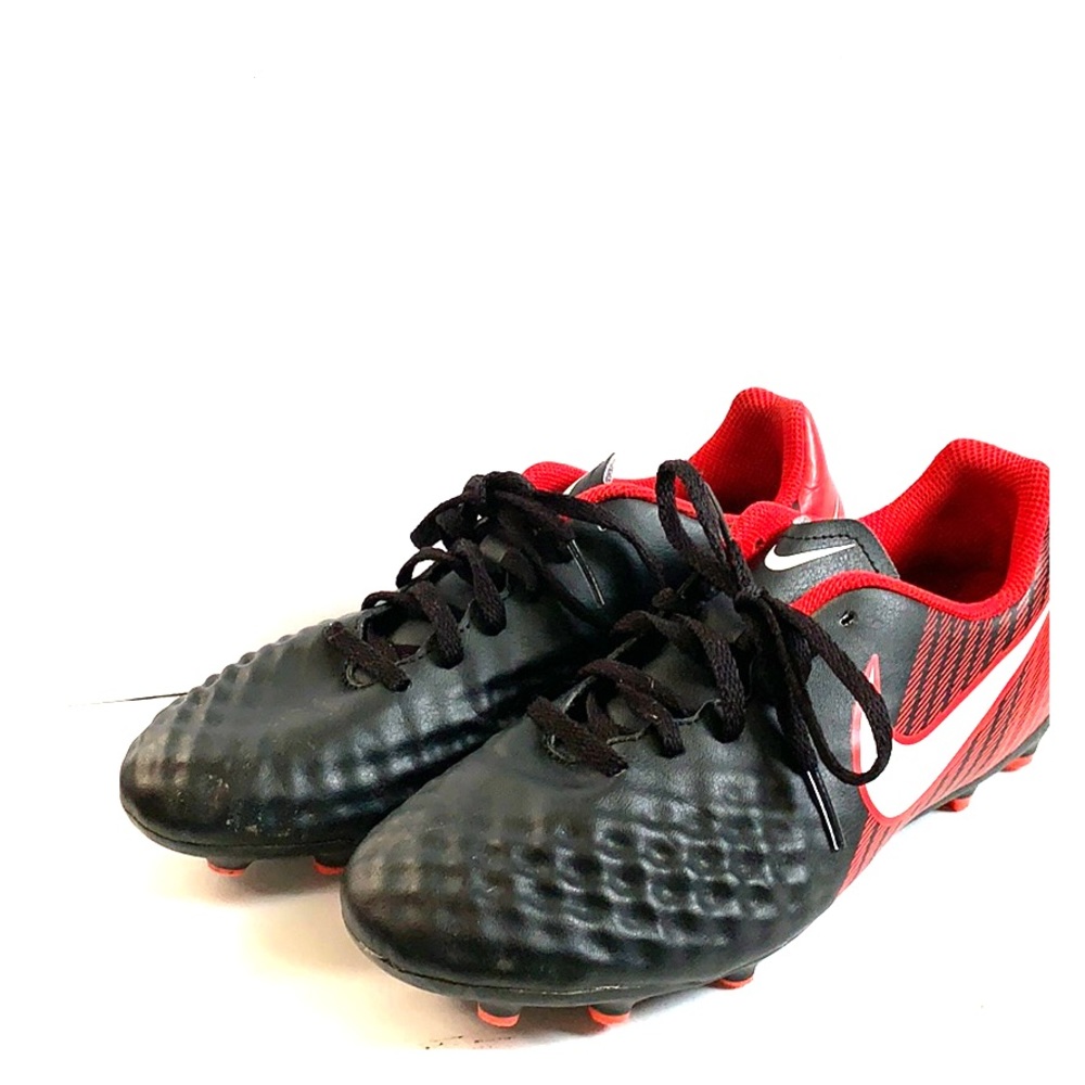 Youth Nike soccer cleats size 5
